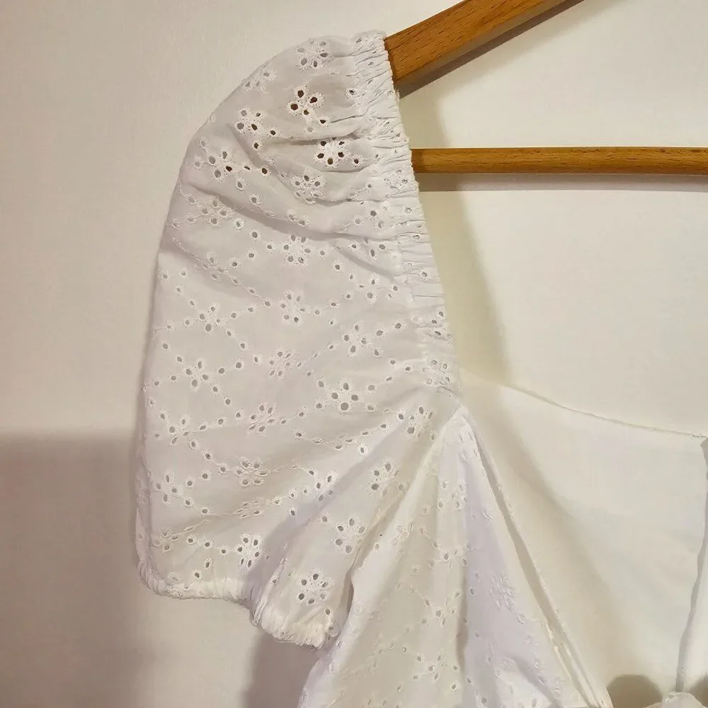 EUC LIKE NEW BAR III WHITE ANGLAISE FABRIC BOW TIE FRONT WHITE DRESS SIZE 10 / M